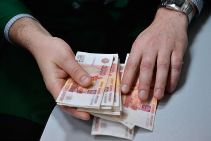 Пятитысячные банкноты стали подделывать втрое чаще тысячерублевок