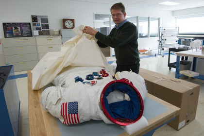 НАСА приостанавливает сотрудничество с Россией