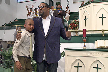 Мальчик довел своего похитителя религиозным пением