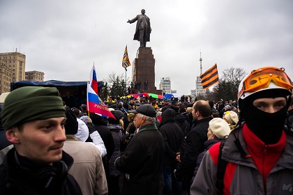 В Харькове произошла драка между футбольными фанатами и пророссийскими активистами