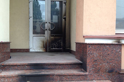 Офис «Русского радио» в Киеве забросали коктейлями Молотова
