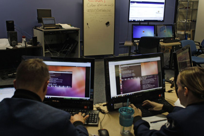 Российским банкам разрешили следить за сотрудниками