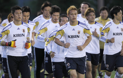 Сборная Греции в меньшинстве удержала ничью в матче с Японией