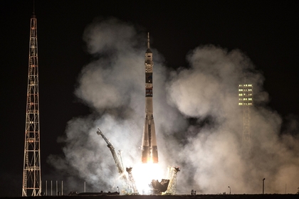 У «Союза» не раскрылась одна из солнечных батарей