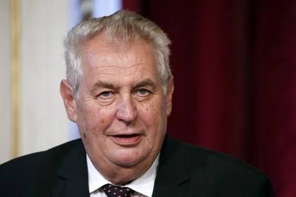 Президент Чехии назвал бессмысленной экономическую помощь Украине