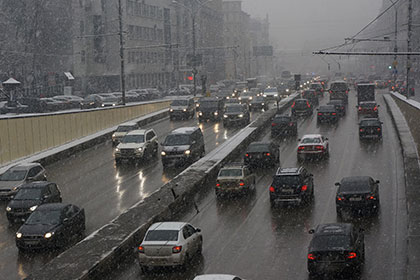 Внедорожник с дипномерами насмерть сбил человека в Москве