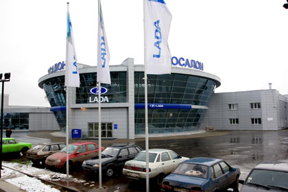 «АвтоВАЗ» объявил о повышении цен на автомобили Lada