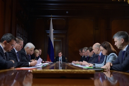 «Коммерсантъ» узнал о сокращении срока действия антикризисного плана