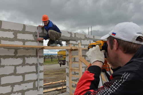 Красноярские строители помогают Хакасии с опережением сроков
