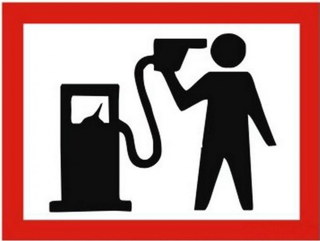 Правительство объяснило дорогой бензин при дешевой нефти