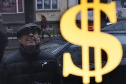 Рубль стремительно ослаб к доллару