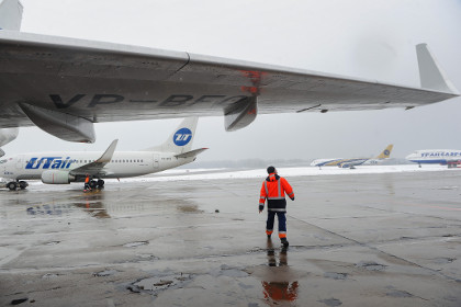Летевший в Сургут «Боинг» совершил экстренную посадку во Внуково