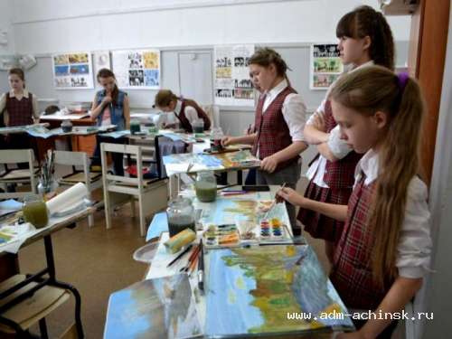 В Ачинской художественной школе состоялась серия мастер-классов