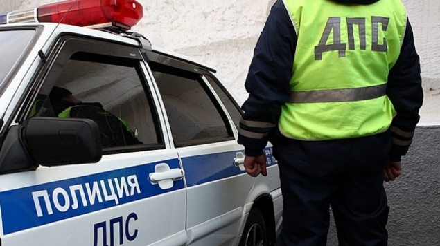 В Туве 15-летний «водитель» протащил по земле пытавшегося остановить его инспектора