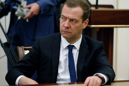 Медведев призвал не надеяться на высокие нефтяные цены