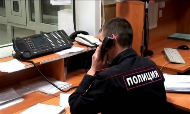 Сотрудники полиции разъясняют порядок обращения в органы внутренних дел