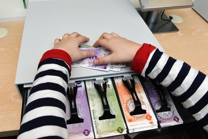 Депутат предложил разрешить несовершеннолетним заниматься бизнесом