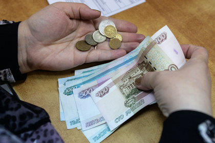 Число считающих себя бедными россиян сократилось