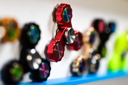 Роспотребнадзор признал спиннеры не влияющими на детскую психику