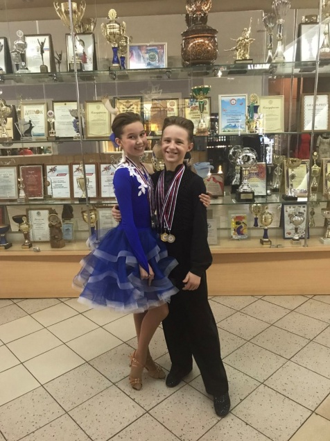 Пары Образцового ансамбля бального танца "Элегия" привезли медали с краевого турнира "Кубок Локомотива"