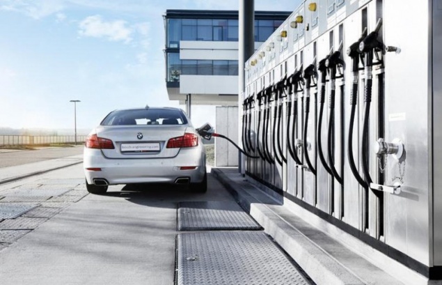 Из чего складывается цена на бензин в России?