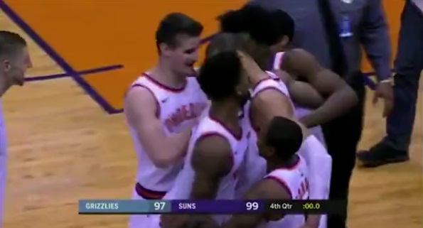 Баскетболисты НБА разыграли аут за полсекунды до конца игры и вырвали победу