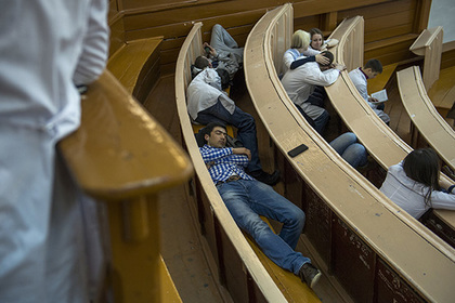 Вузы обвинили в подготовке будущих безработных экономистов и юристов