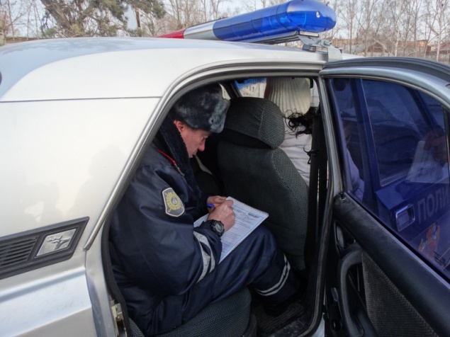 Дорожные полицейские в Ачинске проверили правильность перевозки детей в автотранспортных средствах.