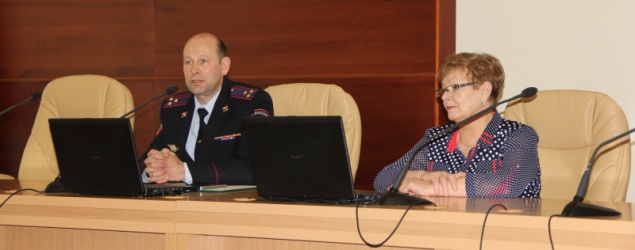 Сотрудники ГУ МВД краю организовали для учащихся полицейских классов онлайн-урок по антинаркотической тематике