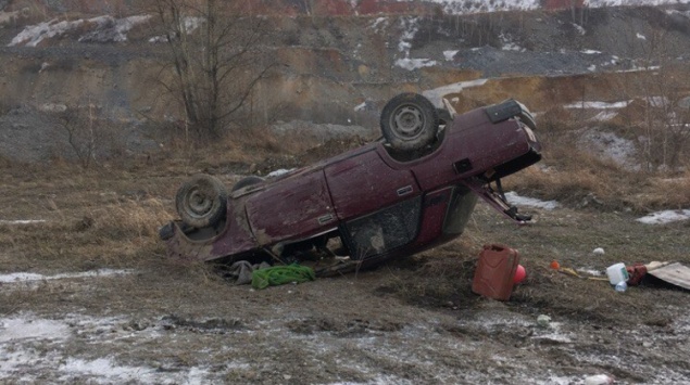 В Ачинске перевернулся автомобиль по дороге на Айдашки