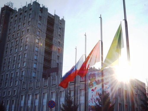 Ачинск приспустил флаги