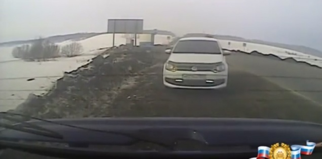 В Канске полицейские с мигалками отвезли больного ребенка в больницу