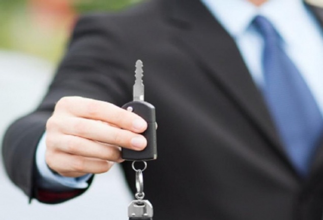 Законно ли привлекать к управлению авто 'трезвого водителя', если он не вписан в полис ОСАГО?