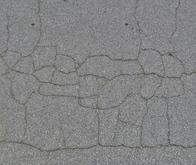 В Советском районе Красноярска мужчина зашел в чужую квартиру и упал с балкона