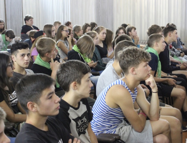 Полицейские Ачинска в преддверии нового учебного года напомнили школьникам о здоровом образе жизни