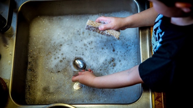 Эксперты Росконтроля выбрали лучшее средство для мыться посуды