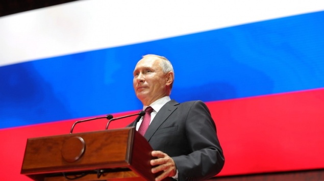 Президент России Владимир Путин подписал закон по повышении пенсионного возраста