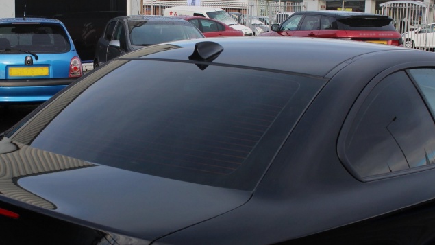 Дорожные полицейские призывают водителей не использовать чрезмерную тонировку стекол автомобиля