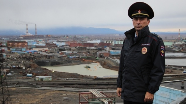 В крае выбрали лучшего участкового — решает трудности и следит за бывшими зеками