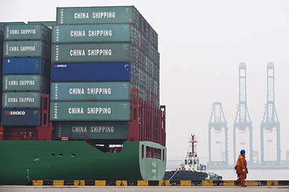 Российское судно застряло в Китае из-за санкций