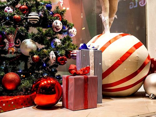 Глава города Илай Ахметов подписал постановление о проведении городского смотра – конкурса «Наш Новогодний Ачинск»