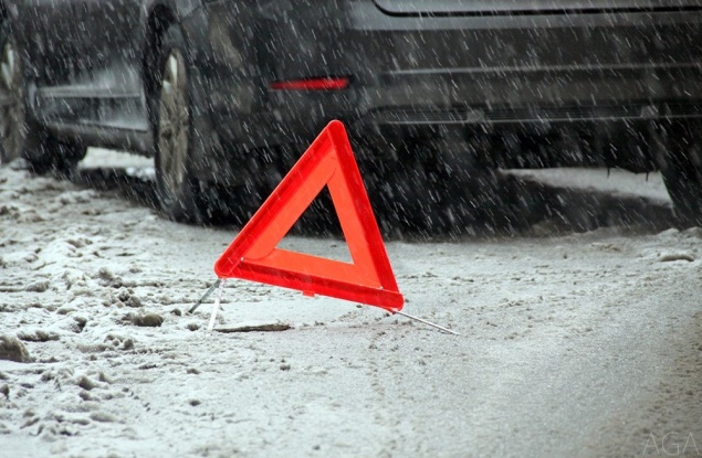 На севере Красноярского края микроавтобус с подростками врезался в КамАЗ. Двое погибших