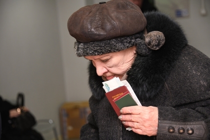 Путин продлил заморозку пенсий