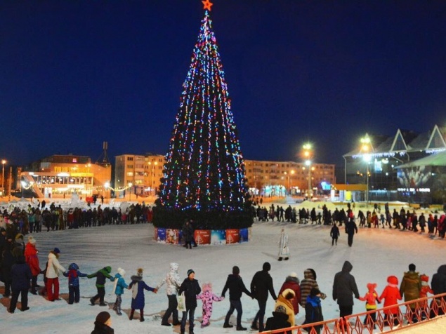 Ачинцы закружили гигантский хоровод