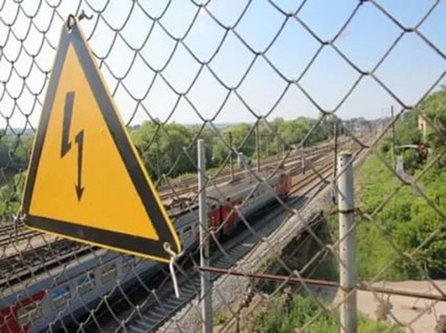 В Назарово на ж/д путях от разряда тока погиб 13-летний подросток
