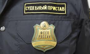 Судебный пристав из Красноярского края помогла коллеге спасти машину от ареста. Следователи проводят проверку