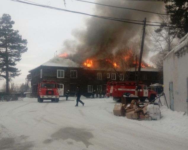 В пожаре жилого дома Канска пострадала 100-летняя женщина