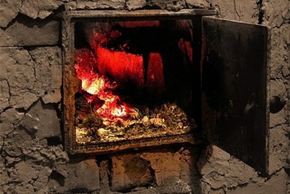 В Хакасии дедушка с бабушкой заживо сожгли внука в печи