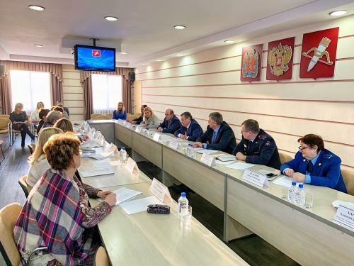 Ачинские предприниматели предлагают работникам среднюю зарплату 34600 рублей