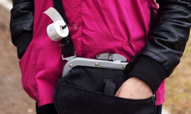 Кондуктор исцарапала лицо пенсионерке из-за 20 рублей